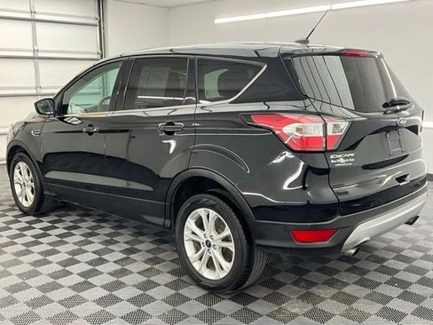 Used 2017 Ford Escape SE w/ SE Cold Weather Package AWD/4WD image 18