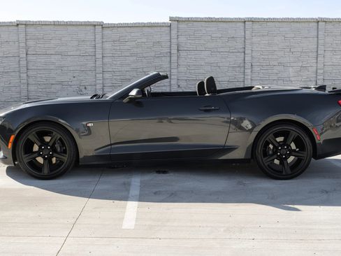 Used 2018 Chevrolet Camaro SS image 19