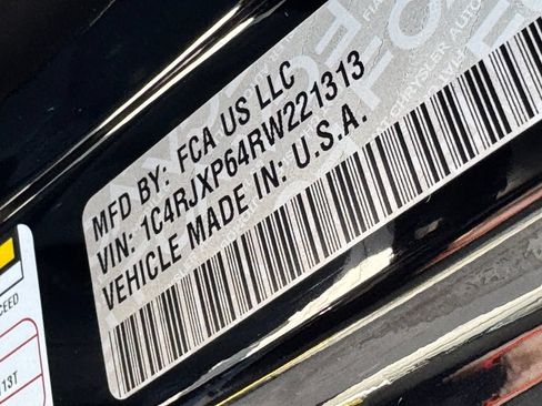 Used 2024 Jeep Wrangler Unlimited Sahara w/ Technology Group AWD/4WD image 35