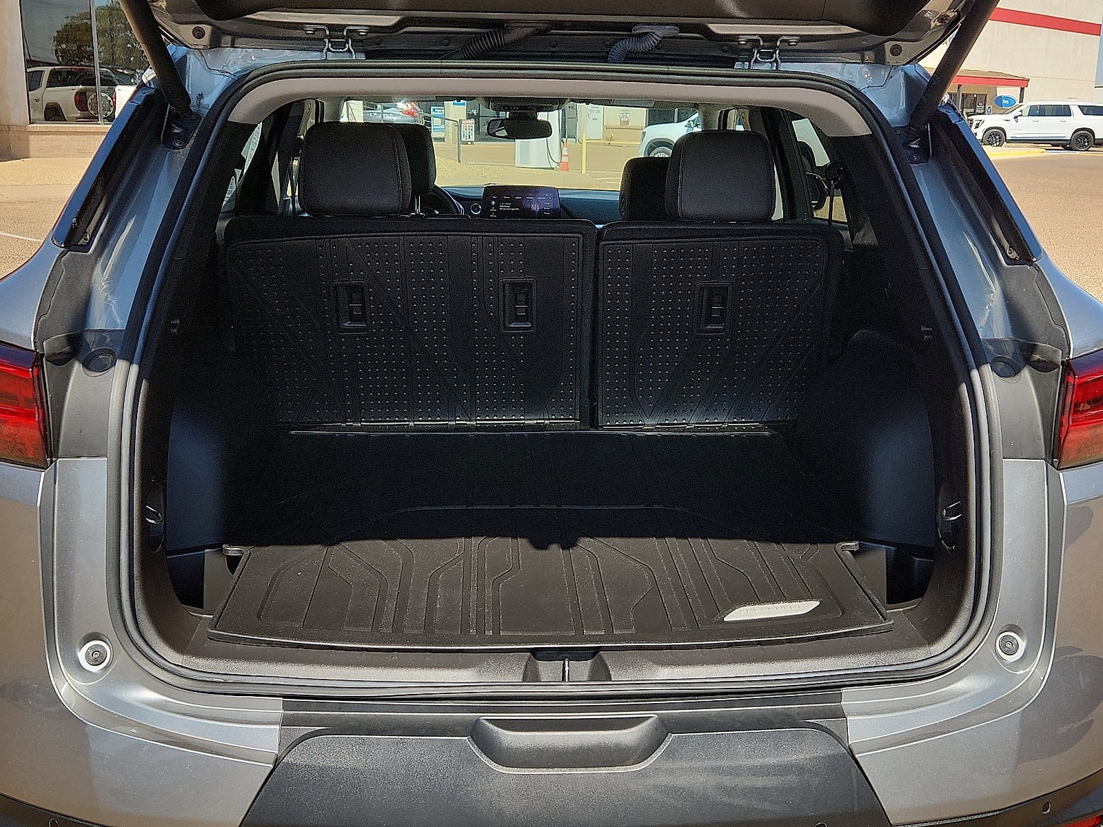 Used 2024 Chevrolet Blazer LT w/ LPO, Floor Liner Package FWD image 10