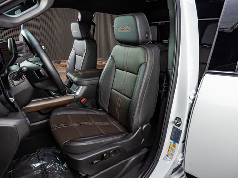 Used 2025 Chevrolet Silverado 2500 High Country w/ LPO, Dark Essentials Package image 30