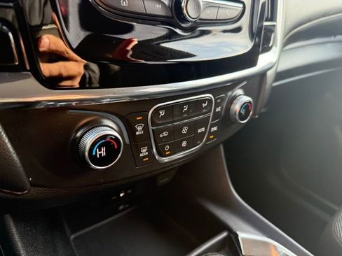 Used 2019 Chevrolet Traverse LT image 28