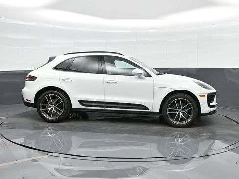 Certified 2025 Porsche Macan image 10