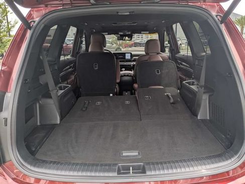 Used 2024 Kia Telluride EX w/ EX Captain's Chair Package FWD image 12