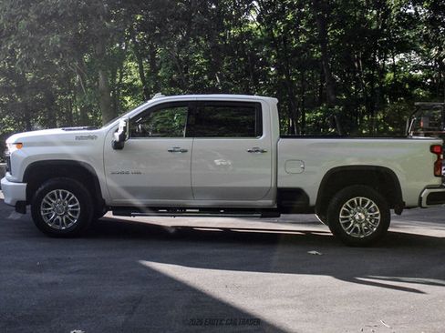 Used 2022 Chevrolet Silverado 3500 High Country w/ Technology Package AWD/4WD image 1