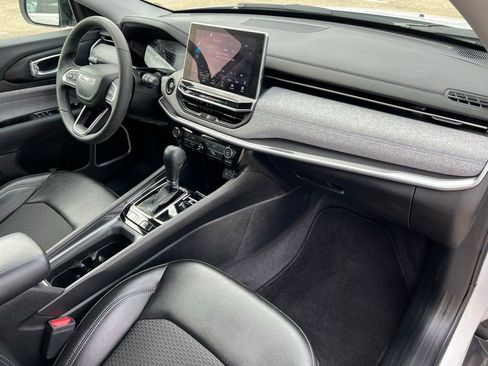 Used 2022 Jeep Compass Latitude image 9