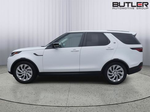 Used 2024 Land Rover Discovery S AWD/4WD image 3