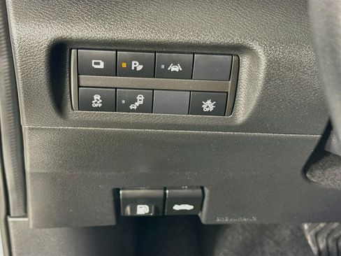 Used 2023 Nissan Kicks S FWD image 12