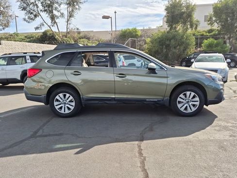 Used 2019 Subaru Outback 2.5i Premium AWD/4WD image 4