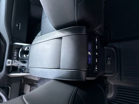 Used 2023 Toyota Highlander XLE image 26