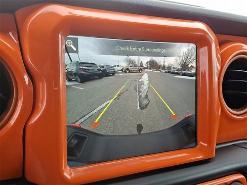 Used 2023 Jeep Gladiator Mojave w/ Cold Weather Group image 4