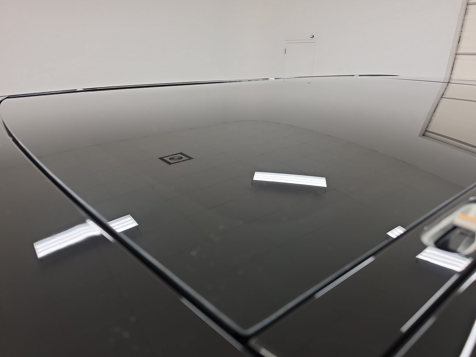 Used 2025 Rivian R1S Adventure Dual AWD/4WD image 13