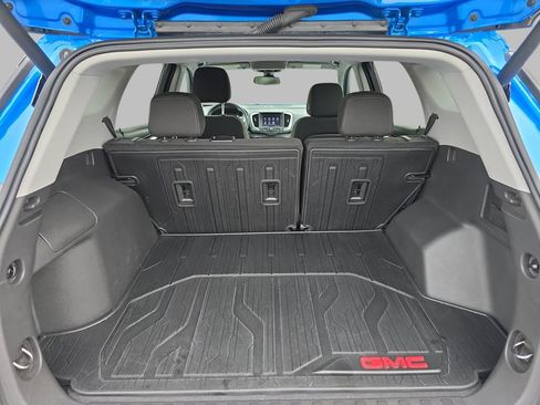 Used 2024 GMC Terrain SLE w/ Driver Convenience Package FWD image 13