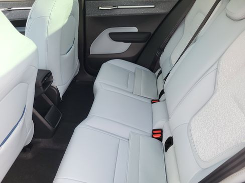 New 2026 Volvo EX30 Ultra w/ Protection Package Premier image 17