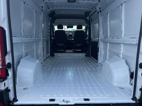 Used 2026 RAM ProMaster 2500 w/ Convenience Group FWD image 10
