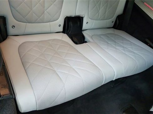 Used 2025 BMW X7 xDrive40i w/ M Sport Package image 29