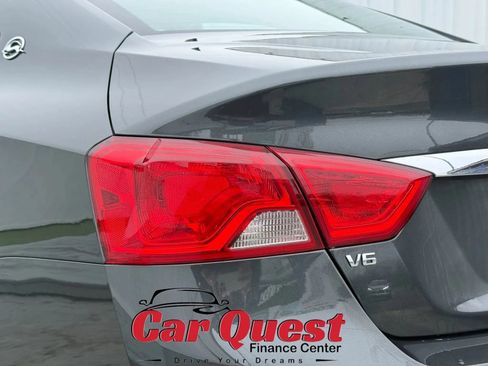 Used 2018 Chevrolet Impala LT FWD image 22