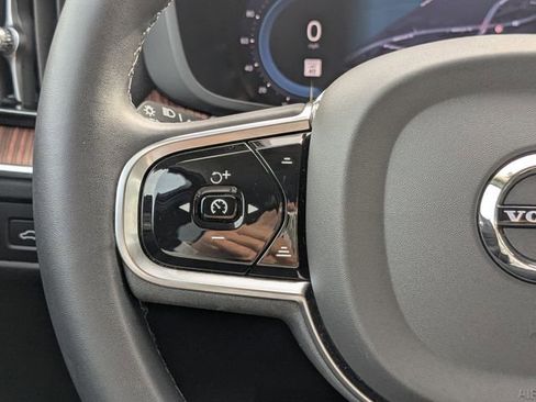 Certified 2023 Volvo XC60 B5 Plus w/ Protection Package Premier image 32