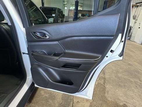 Used 2019 GMC Acadia SLT AWD/4WD image 18