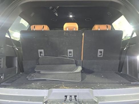 Used 2024 Ford Expedition Platinum AWD/4WD image 16