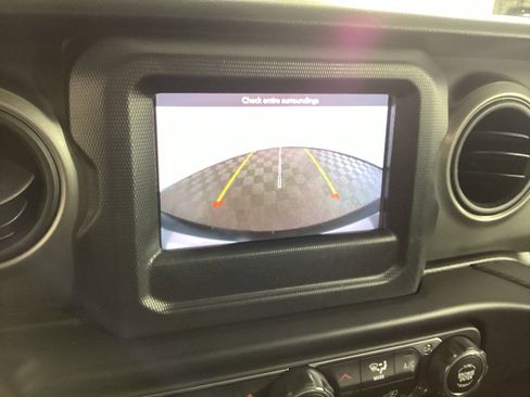 Used 2021 Jeep Wrangler Unlimited Sport image 28