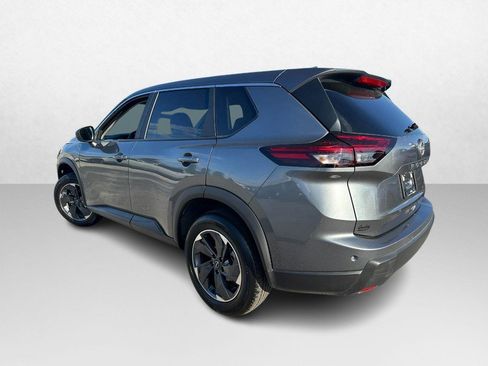 Used 2025 Nissan Rogue SV image 7
