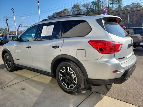 Used 2020 Nissan Pathfinder SL image 7