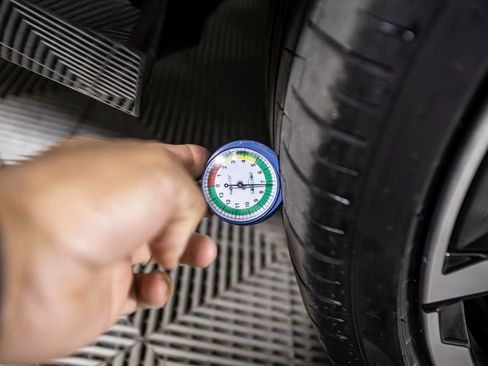 Used 2025 BMW i5 M60 w/ Executive Package image 43