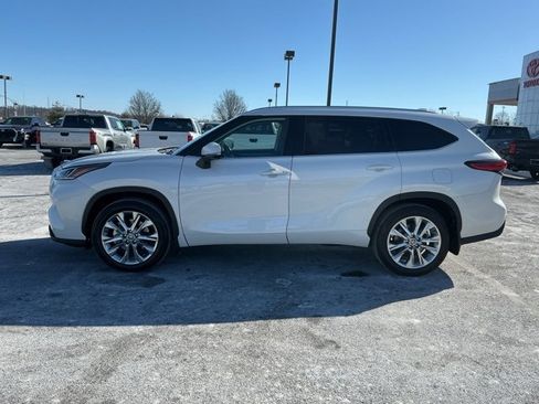 Used 2021 Toyota Highlander Limited image 8