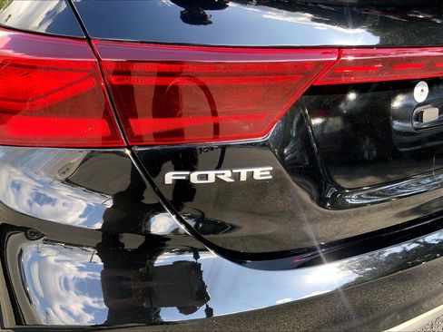 Used 2023 Kia Forte LXS FWD image 16