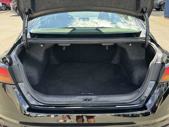 Used 2024 Nissan Altima 2.5 SR FWD image 13
