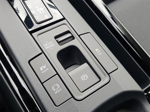 New 2026 Toyota Prius LE image 9