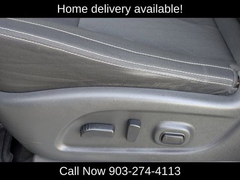 Used 2018 Nissan Titan SV w/ SV Convenience Package image 24