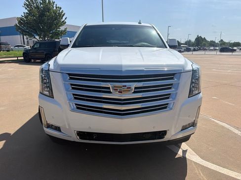 Used 2017 Cadillac Escalade Platinum AWD/4WD image 5