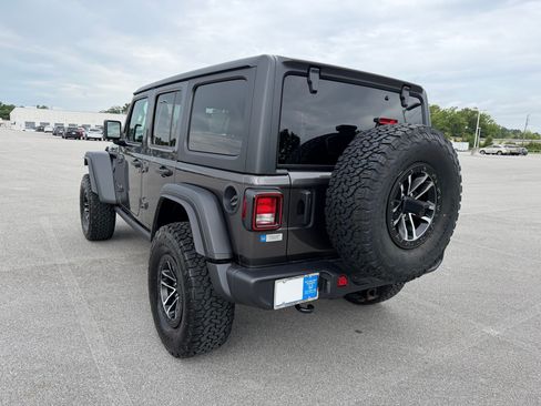 Used 2026 Jeep Wrangler Unlimited Sport AWD/4WD image 3