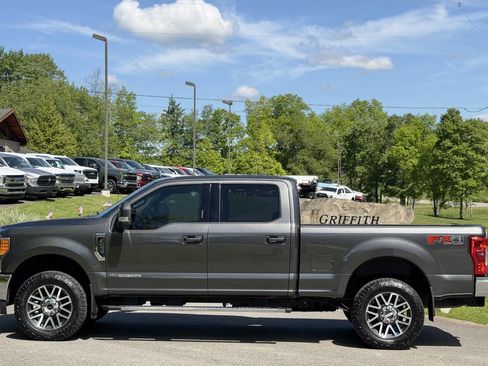 Used 2017 Ford F250 Lariat w/ Lariat Ultimate Package AWD/4WD image 4