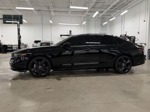 Used 2025 Honda Accord Sport image 2