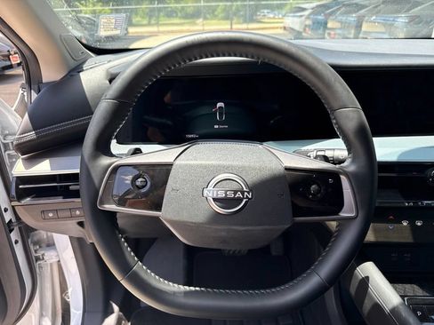 Certified 2025 Nissan Murano SL w/ Cargo Package AWD/4WD image 17