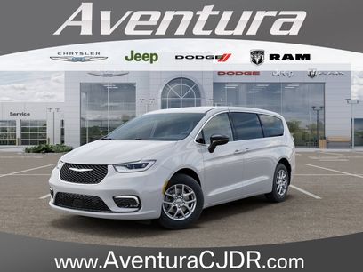 New 2026 Chrysler Pacifica Select
