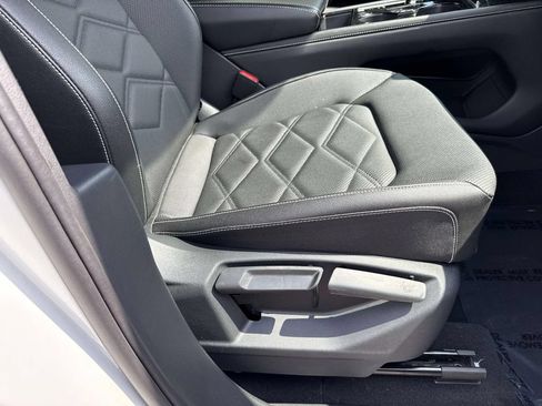 Used 2025 Volkswagen Atlas SE FWD image 12