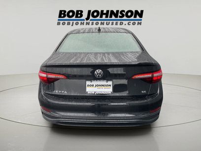 Used 2022 Volkswagen Jetta SE w/ Panoramic Sunroof Package