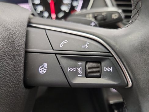 Used 2023 Audi Q5 2.0T Premium w/ Convenience Package image 17