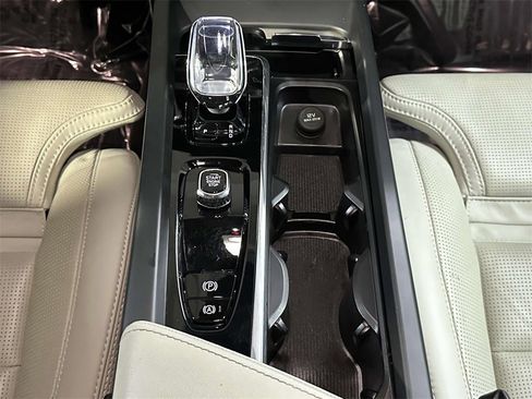 Used 2024 Volvo V60 B5 Cross Country Ultimate image 21