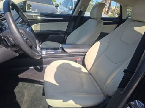 Used 2018 Ford Fusion Titanium AWD/4WD image 6