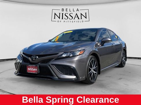 Used 2024 Toyota Camry SE w/ Cold Weather Package AWD/4WD image 1