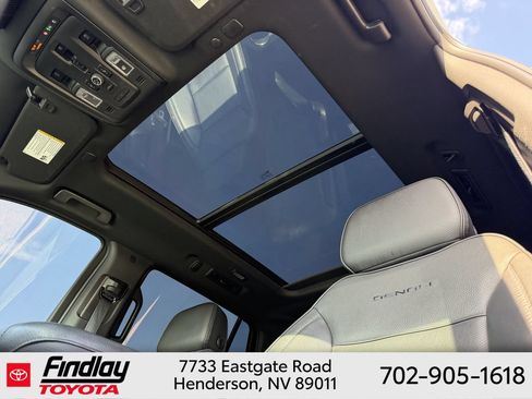 Used 2023 GMC Yukon Denali AWD/4WD image 9