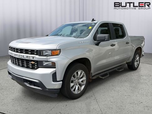 Used 2019 Chevrolet Silverado 1500 Custom w/ Custom Value Package RWD image 2
