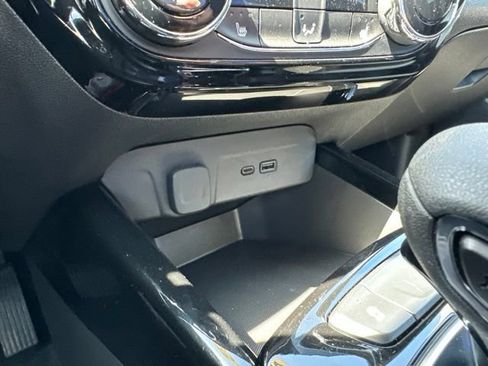 Used 2024 Chevrolet Trax LT w/ Driver Confidence Package FWD image 27