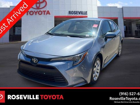 Used 2023 Toyota Corolla LE FWD image 1
