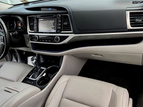 Certified 2019 Toyota Highlander Limited image 28